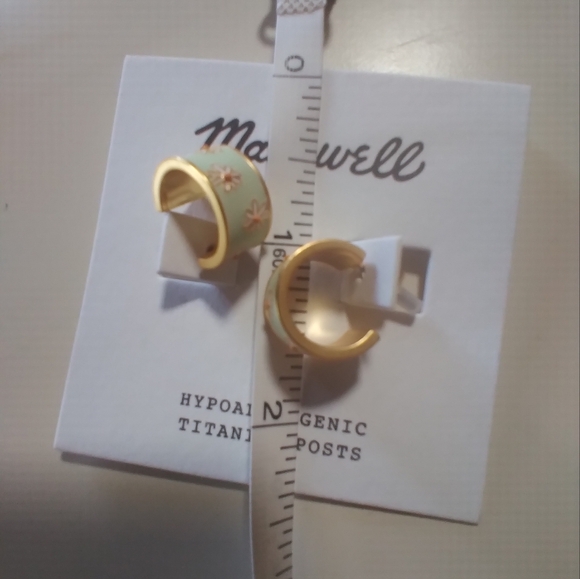 🌼Madewell🌼Beautiful Enameled Floral Huggie Post Earring - Picture 7 of 7